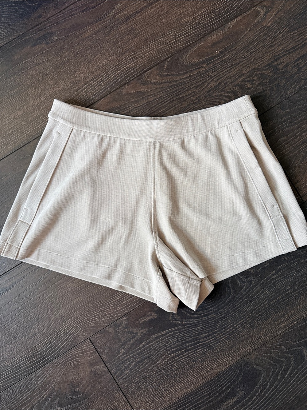 Lululemon Softstreme Pique Mid-rise Short in Downtown Tan